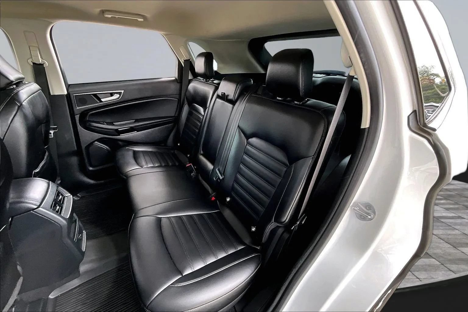 Used 2021 Ford Edge SEL FWD image 19