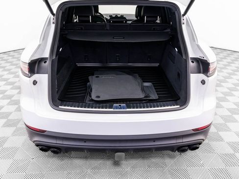 Used 2022 Porsche Cayenne Platinum Edition AWD/4WD image 32