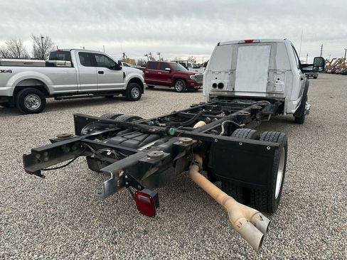 Used 2019 Ford F550 XLT image 8