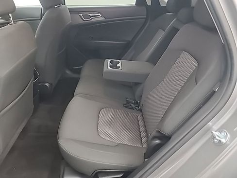 Used 2025 Kia Sportage LX image 20