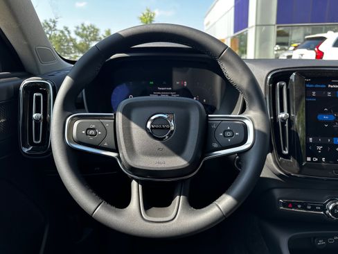 Used 2025 Volvo XC40 B5 Plus w/ Protection Package Premier image 14