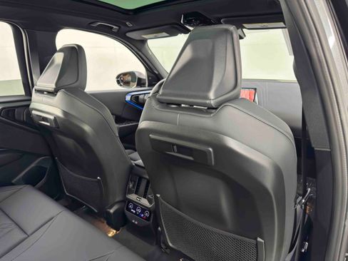 Used 2025 BMW X3 xDrive30i w/ Premium Package image 39