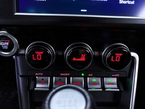 Used 2024 Toyota GR86 Premium RWD image 21