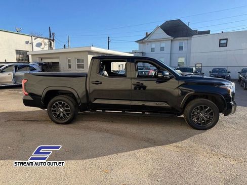 Used 2022 Toyota Tundra Platinum image 10