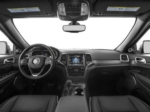 Used 2017 Jeep Grand Cherokee Overland image 8