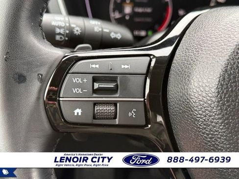 Used 2023 Honda Pilot Touring image 18