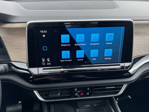 Certified 2024 Volkswagen Atlas SE FWD image 22