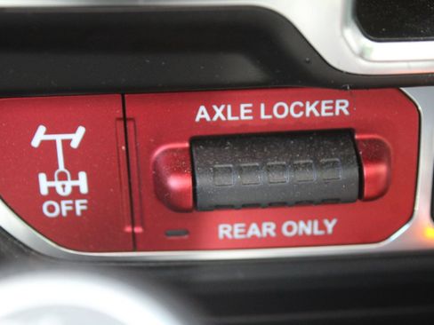 Used 2024 Jeep Wrangler Unlimited Sport AWD/4WD image 35