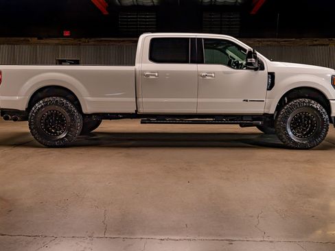 Used 2021 Ford F250 Lariat image 11