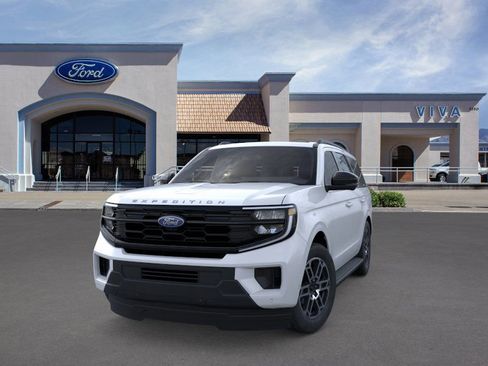 New 2025 Ford Expedition Active image 2