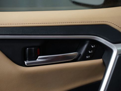 Used 2024 Toyota RAV4 Limited image 33