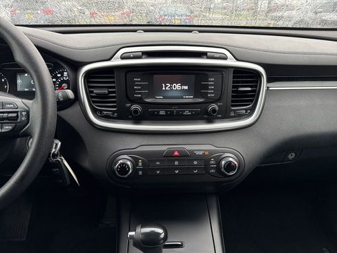 Used 2016 Kia Sorento LX image 23
