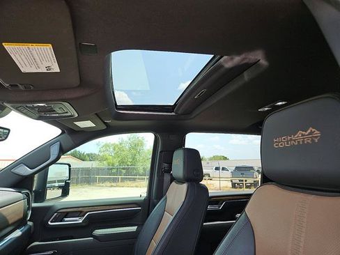 Used 2025 Chevrolet Silverado 3500 High Country w/ High Country Premium Package AWD/4WD image 14