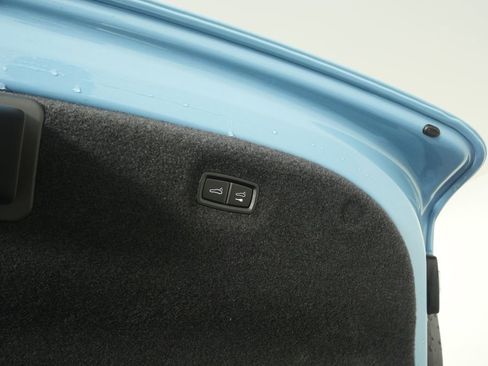 Used 2022 Porsche Taycan image 21