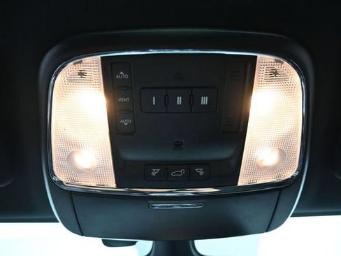 Used 2020 Jeep Grand Cherokee Altitude AWD/4WD image 32