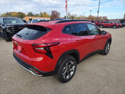 New 2026 Chevrolet Trax LT image 8