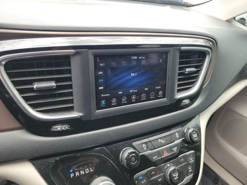 Used 2020 Chrysler Voyager LX w/ Cold Weather Group FWD image 26