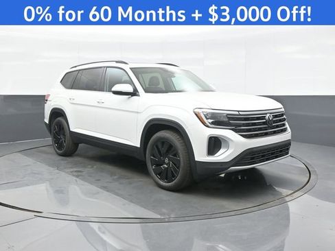 New 2026 Volkswagen Atlas SE image 1