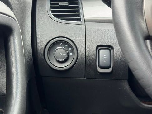 Used 2014 Ford Taurus SEL w/ Equipment Group 201A image 30