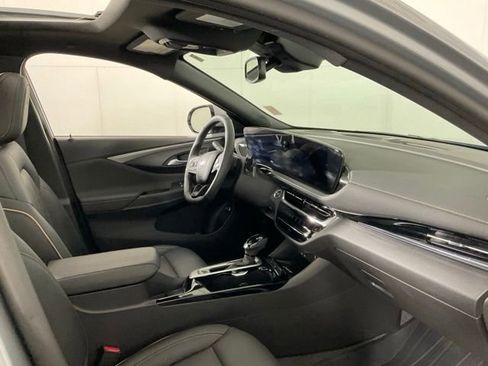 Used 2025 Buick Envista Avenir image 32