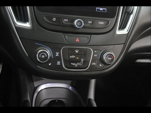 Used 2016 Chevrolet Malibu LT w/ Leather Package FWD image 14