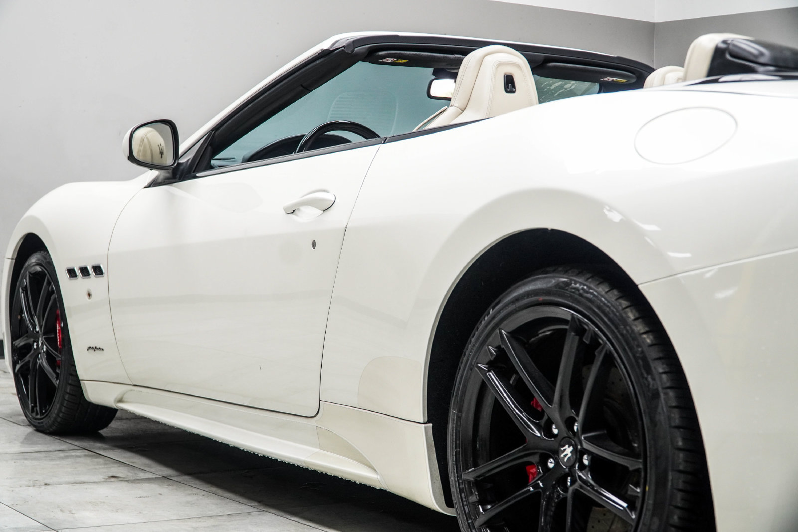 Used 2017 Maserati GranTurismo Sport RWD image 18