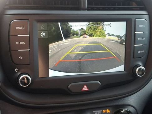Used 2025 Kia Soul LX w/ LX Technology Package FWD image 18