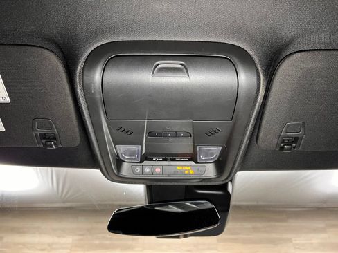 Used 2021 Cadillac XT4 Premium Luxury AWD/4WD image 19