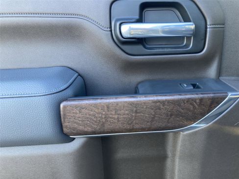 Used 2021 GMC Sierra 2500 Denali w/ Denali Ultimate Package image 23