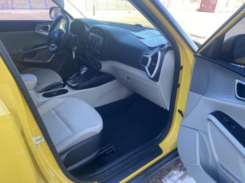 Used 2020 Kia Soul LX image 10