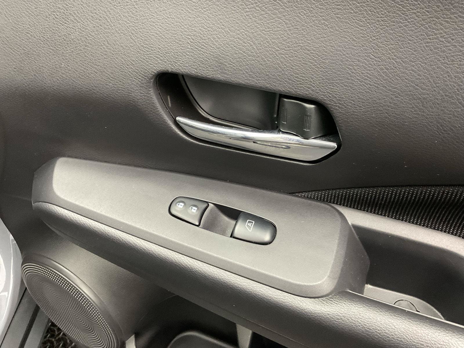 Used 2023 Nissan Kicks SV FWD image 21