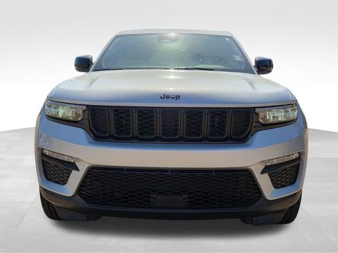 Used 2025 Jeep Grand Cherokee Limited w/ Black Appearance Package RWD image 3
