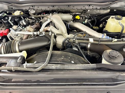 Used 2024 Ford F350 XLT image 28