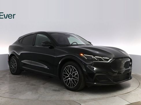 Used 2024 Ford Mustang Mach-E Premium image 4