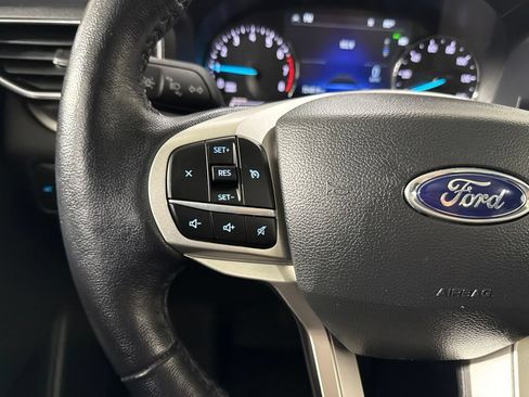 Used 2022 Ford Explorer XLT w/ Equipment Group 202A AWD/4WD image 24