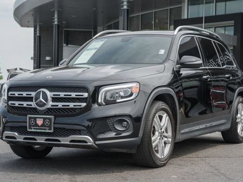 Used 2021 Mercedes-Benz GLB 250 4MATIC image 3