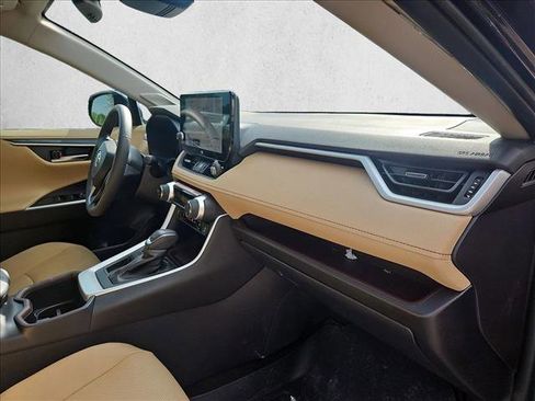 Used 2025 Toyota RAV4 Limited image 21