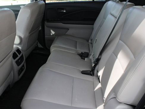 Used 2016 Honda Pilot Touring image 20