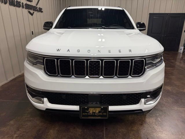 Used 2024 Jeep Wagoneer 4WD image 2