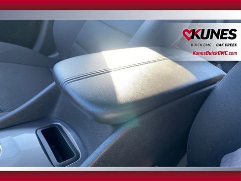 Used 2025 Chevrolet Malibu LT image 28