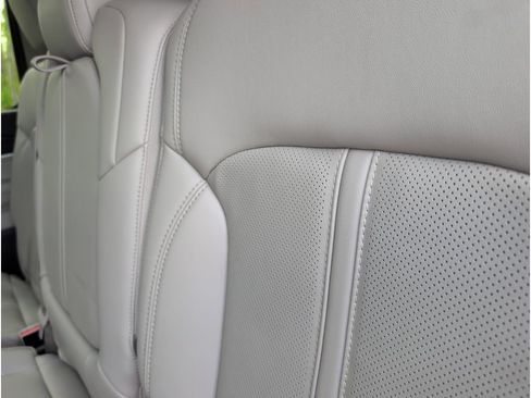 Used 2023 Jeep Wagoneer 4WD image 32