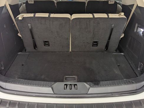 Certified 2022 Ford Explorer XLT w/ Equipment Group 202A image 21