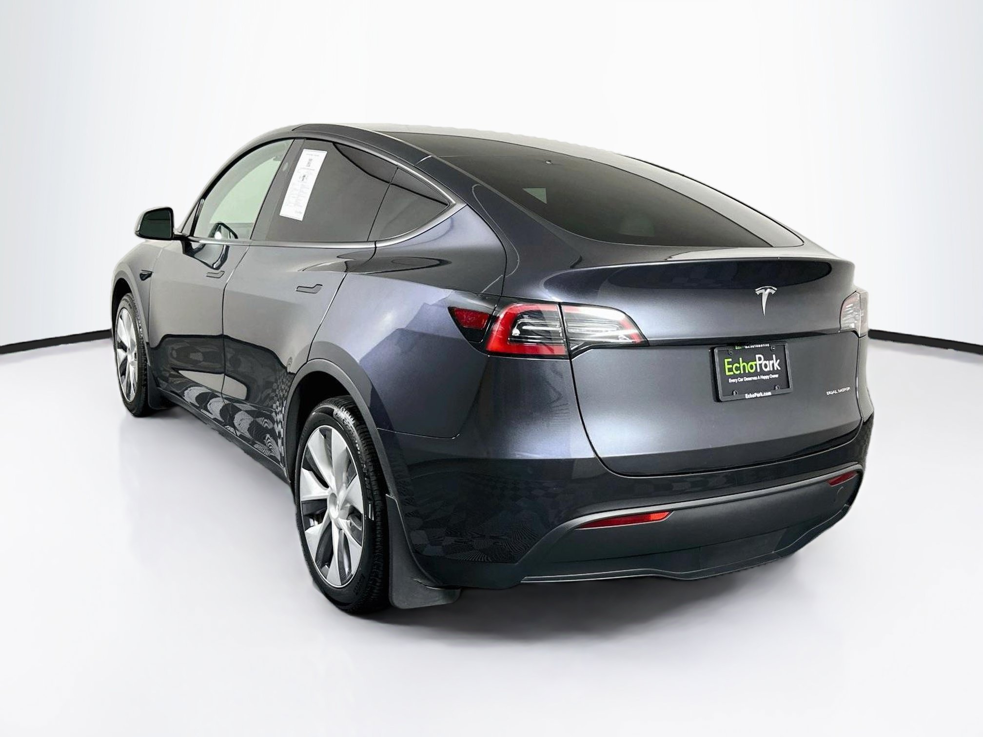 Used 2024 Tesla Model Y Long Range AWD/4WD image 5