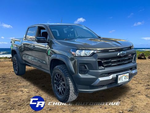 Used 2023 Chevrolet Colorado Trail Boss w/ Technology Package AWD/4WD image 10