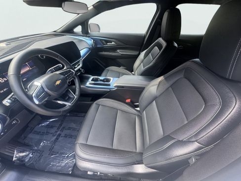 Used 2024 Chevrolet Equinox EV LT AWD/4WD image 17