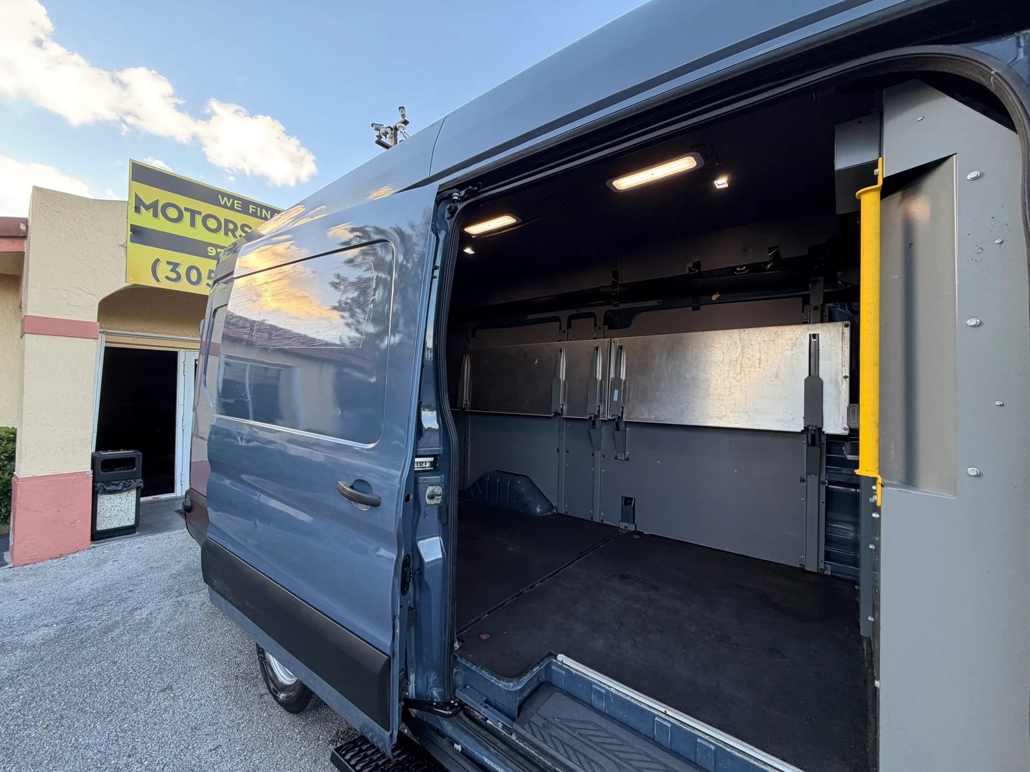 Used 2020 Ford Transit 250 148 High Roof Extended RWD image 15