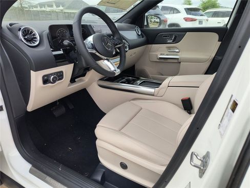 New 2026 Mercedes-Benz GLA 250 image 2