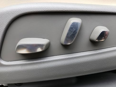 Used 2021 Cadillac XT6 Premium Luxury image 18