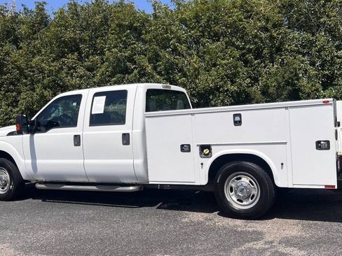 Used 2016 Ford F250 XL w/ Power Equipment Group RWD image 5