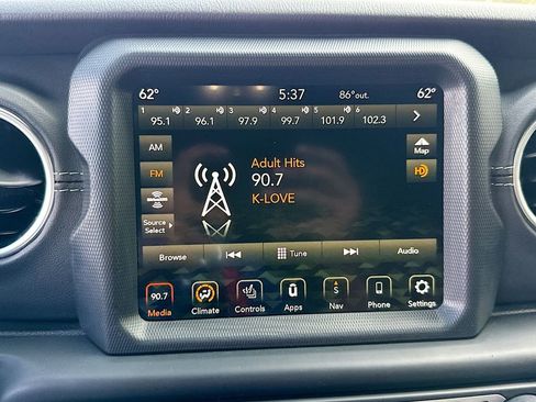 Used 2021 Jeep Wrangler Unlimited Sahara w/ Cold Weather Group AWD/4WD image 16